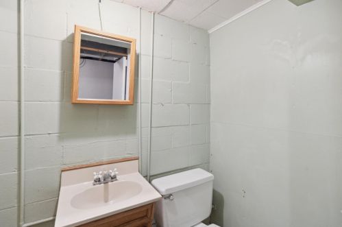 2119 Golfview Ave, Kalamazoo MI 49001-5223 exterior