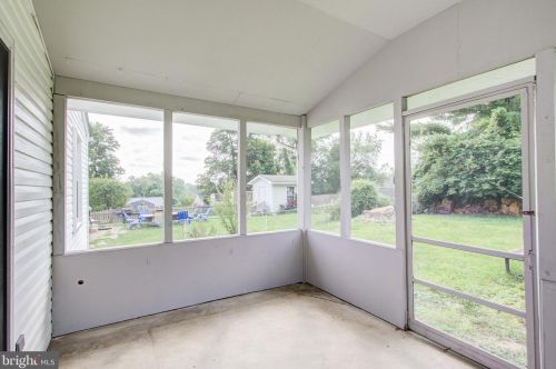 215 Highland Ave, Rockville MD  20850-4136 exterior