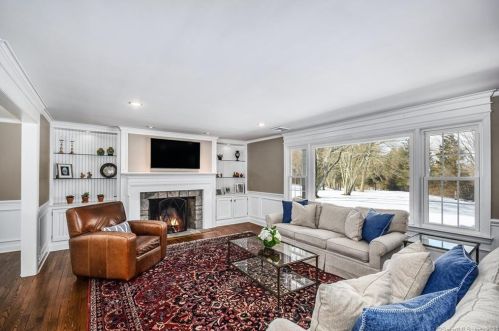 39 Scribner Hl Rd, Wilton CT 06897-2221 exterior