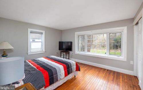 15 Delaware Ave, Trenton NJ 08628-2002 exterior