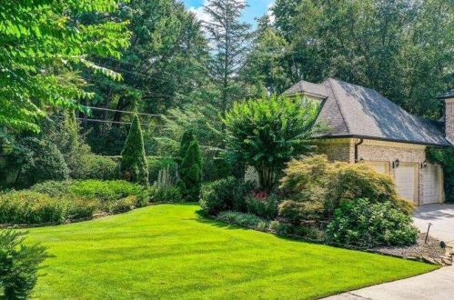 700 Brookwoods Trce, Atlanta GA 30342-2473 exterior