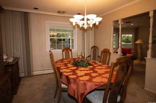 4 Ryder Ct, Huntington Station NY 11746-6142 exterior