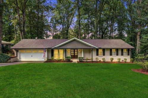 2508 Caladium Dr, Atlanta, GA 30345-2010