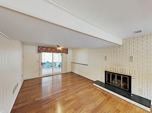 525 Dorseyville Rd, Pittsburgh PA  15238-1651 exterior