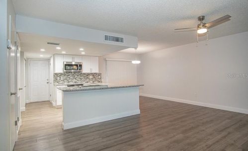 6909 Mexicala Ct, Tampa FL  33634-3515 exterior