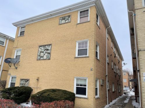 5223 Oakview St, Chicago, IL 60656-3072