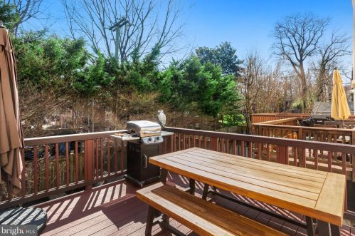 3907 Elbert Ave, Alexandria VA 22305-2045 exterior