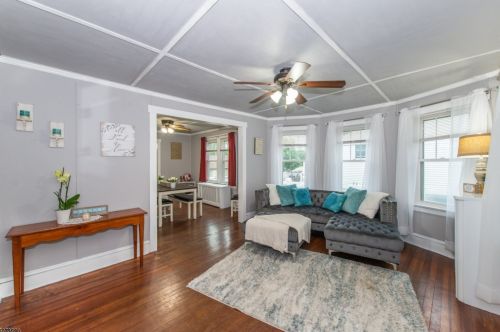 74 Roosevelt Ave, Kinnelon NJ  07405-1367 exterior