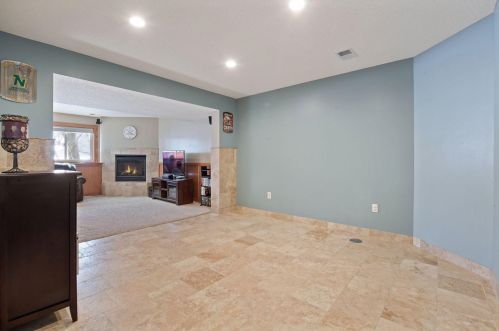 799 Ashley Dr, Chaska MN 55318-1540 exterior