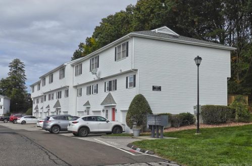 73 Commodore Cmns, Derby, CT 06418-2153