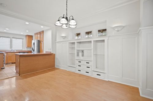 3563 Cramer St, Milwaukee WI 53211-2506 exterior