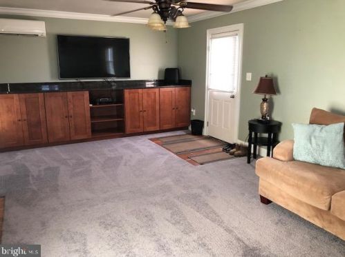 415 Bollinger Rd, Littlestown PA 17340-9121 exterior