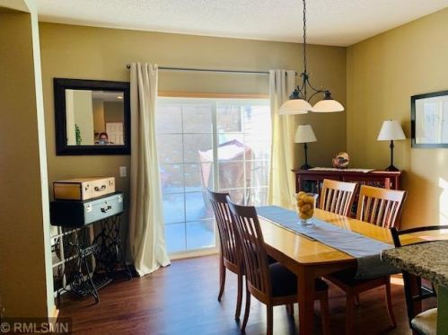 817 Braunworth Ct, Chaska MN 55318-3242 exterior