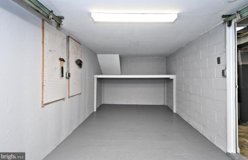 8721 Jackson St, Philadelphia PA 19145-2427 exterior