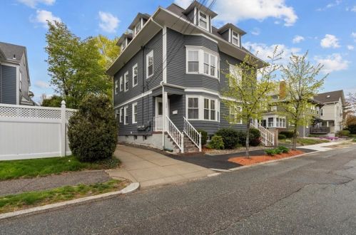 598 Angell St, Providence, RI 02906-5533