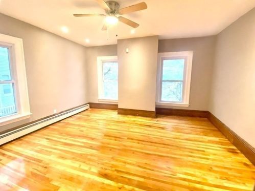 20 Edward St, Worcester MA 01605-3021 exterior