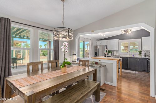 8936 Lakeview Dr, Chandler AZ 85248-6917 exterior