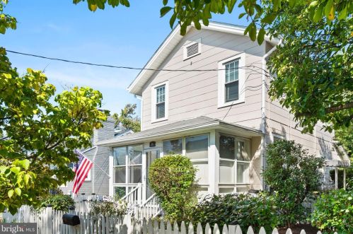 16 Masonic View Ave, Alexandria VA  22301-2204 exterior