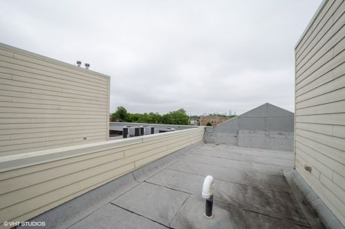 740 Kedzie Ave, Chicago IL  60612-3367 exterior