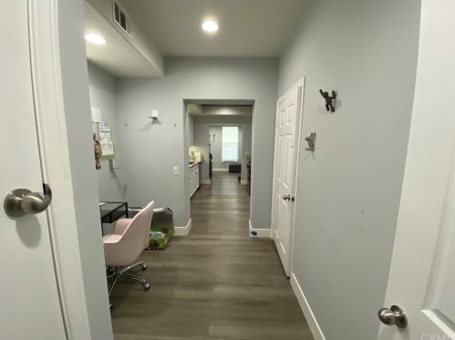 1506 Valencia Ave, Tustin CA 92782-1816 exterior