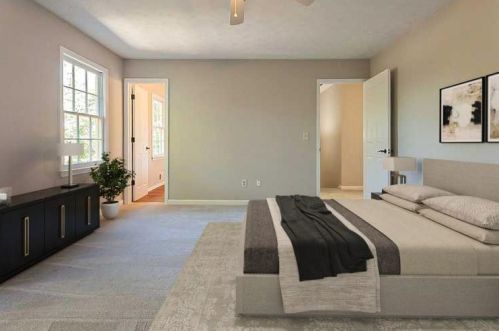 2673 Laurel View Dr, Lithonia, GA 30039-7012