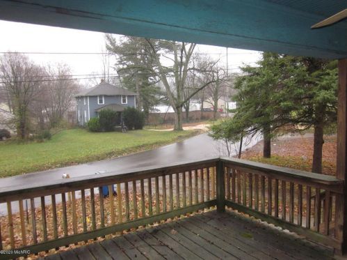 1033 Fenimore Ave, Kalamazoo MI 49048-2028 exterior