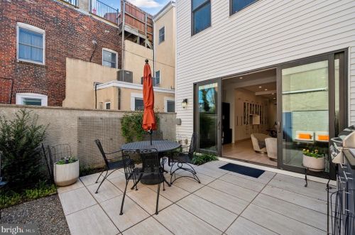 741 2nd St, Philadelphia PA 19122-4503 exterior