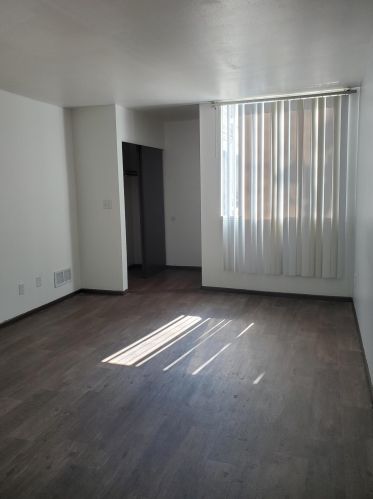 9051 95th St, Milwaukee, WI 53224-6870