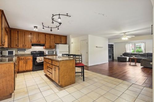 2743 Beecher Dr, Austell, GA 30106-1701