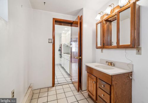 712 Carpenter St, Philadelphia PA 19146-3907 exterior