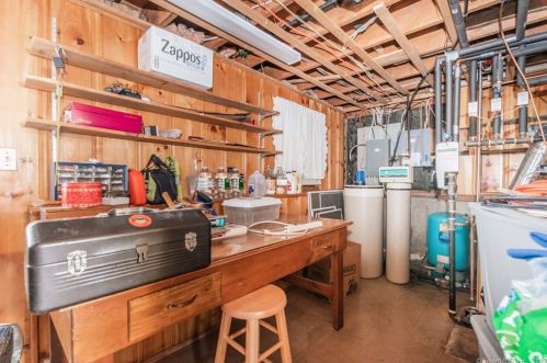 47 Lexton Dr, Farmington CT 06032-2412 exterior