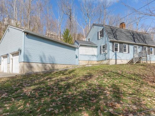 814 New Litchfield St, Torrington CT 06790-6677 exterior