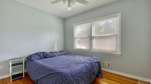 295 Mckinley Ave, Edison NJ 08820-1623 exterior