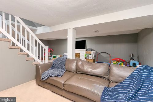 457 Glendale Ave, Glen Burnie MD 21061-1925 exterior