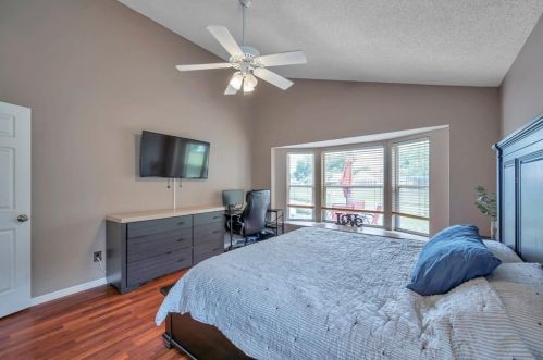 9616 Long Meadow Dr, Tampa FL  33615-1236 exterior