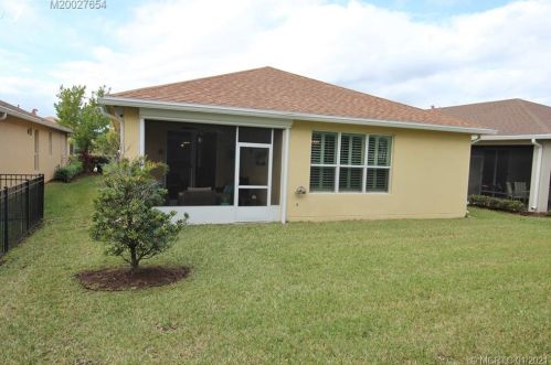 10092 Oak Tree Cir, Fort Pierce FL 34987-2454 exterior