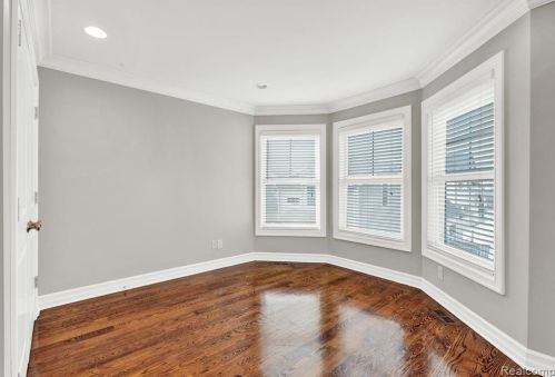 855 Bennaville Ave, Bham MI  48009-3668 exterior