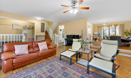 1527 Sunset Ridge Rd, Glenview, IL 60025-2245