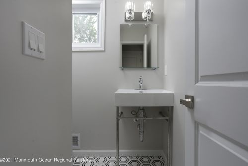 16 Carole Pl, Old Bridge NJ  08857-2502 exterior