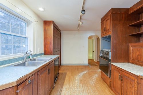 4 Putney Ave, Concord, NH 03301-5488