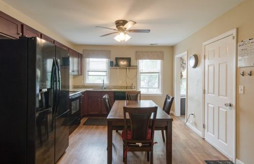 132 Oak St, Taunton MA 02780-4430 exterior