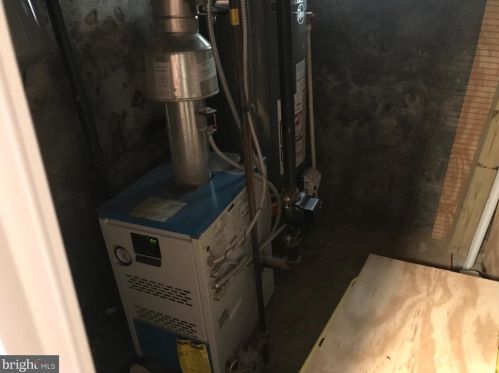 860 Quinton Ave, Trenton NJ 08629-2403 exterior