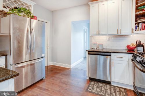 565 Martin St, Philadelphia PA  19128-1620 exterior