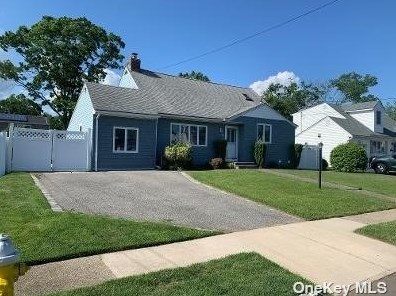 58 Birchfield Ave, Babylon, NY 11702-1424