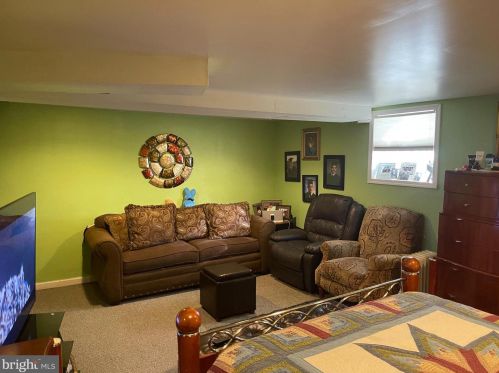 1032 Cayuga St, Philadelphia PA 19124-3840 exterior