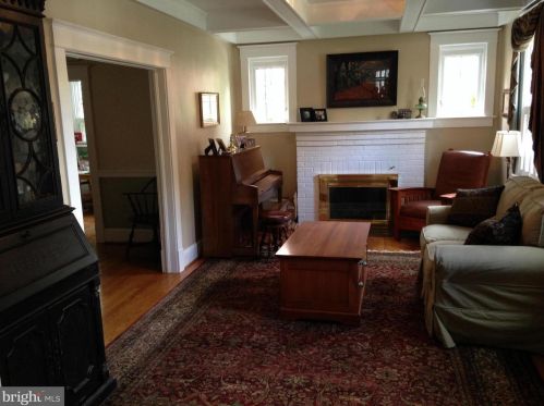 12 Oak St, Alexandria VA  22301-2518 exterior