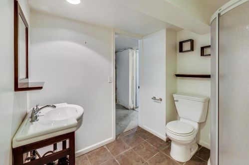 5647 Magnolia Ave, Chicago IL 60660-1908 exterior