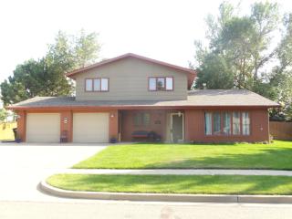 1817 Grandview Ln, Bismarck, ND 58503-0842