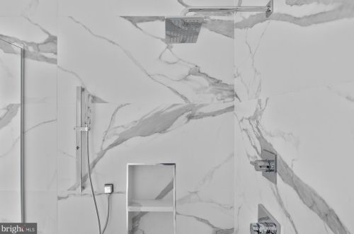 5805 Beech Ave, Bethesda MD  20817-3407 exterior