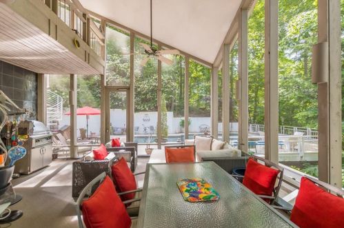 55 Finch Frst Trl, Atlanta GA 30327-4576 exterior